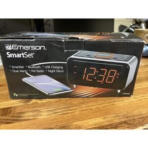 Emerson SmartSet Alarm Bluetooth, USB Phone Charger Radio LED Light NOB